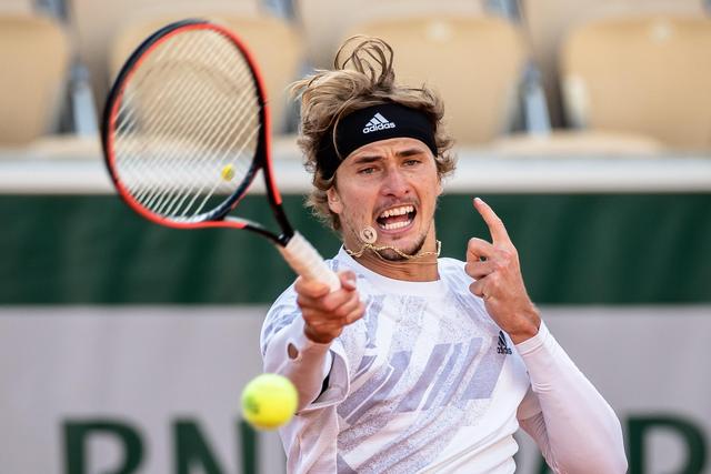 杨瀚森在防 杨瀚森在防