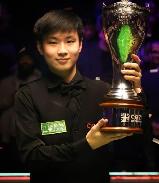 中国冰球正 中国冰球正