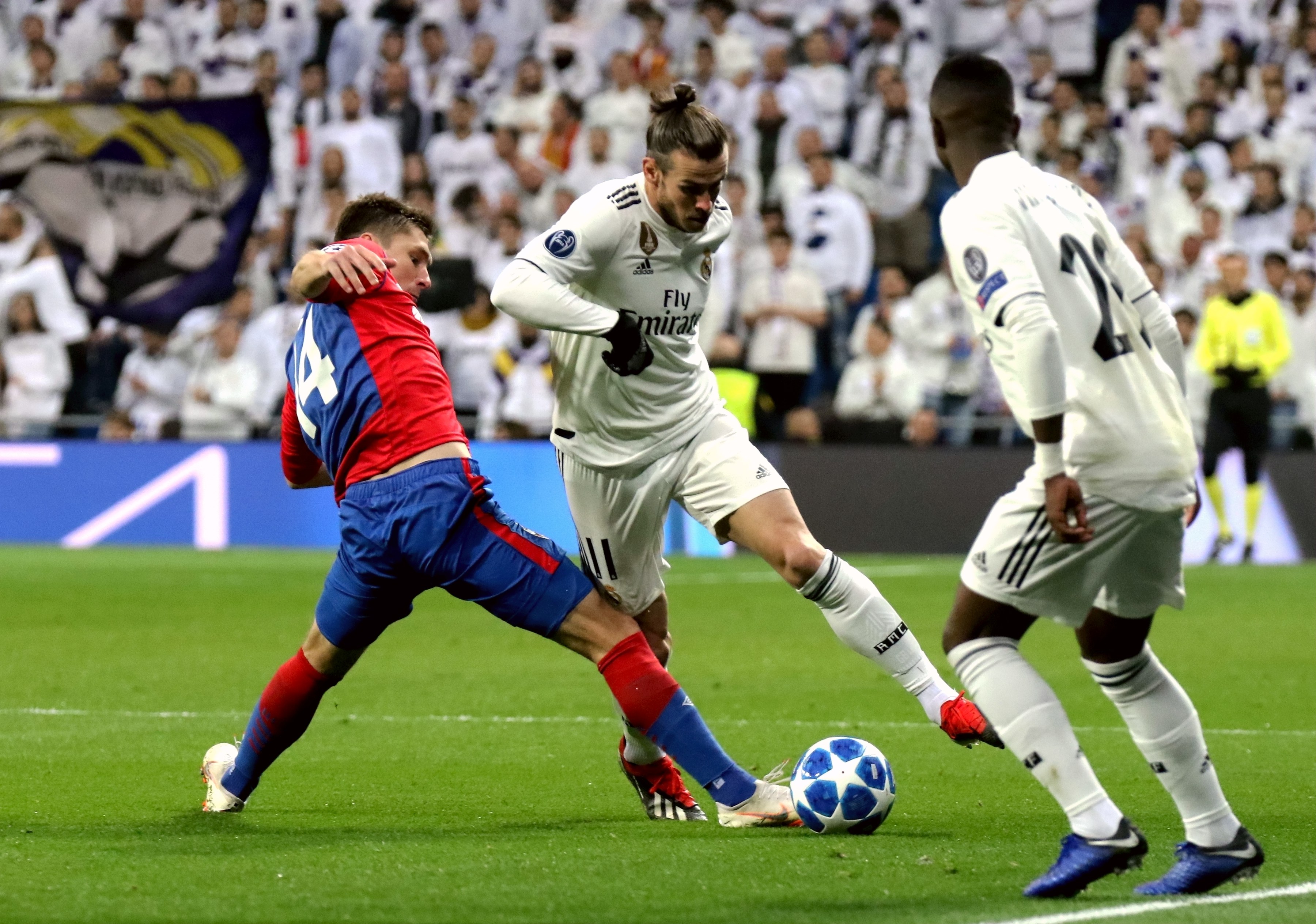 一跳进垒 一跳进垒